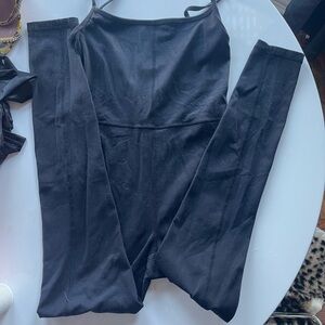 Aritzia wilfred jumper small